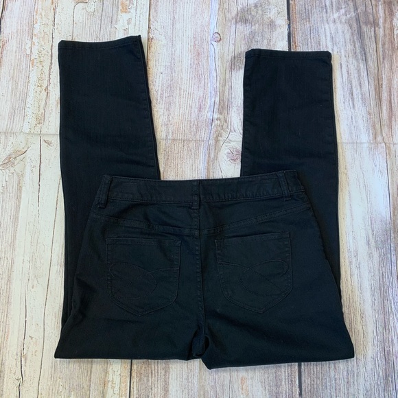 CHICO’s Platinum Denim Ultimate Fit Slim Leg Sz 6 - Picture 3 of 10